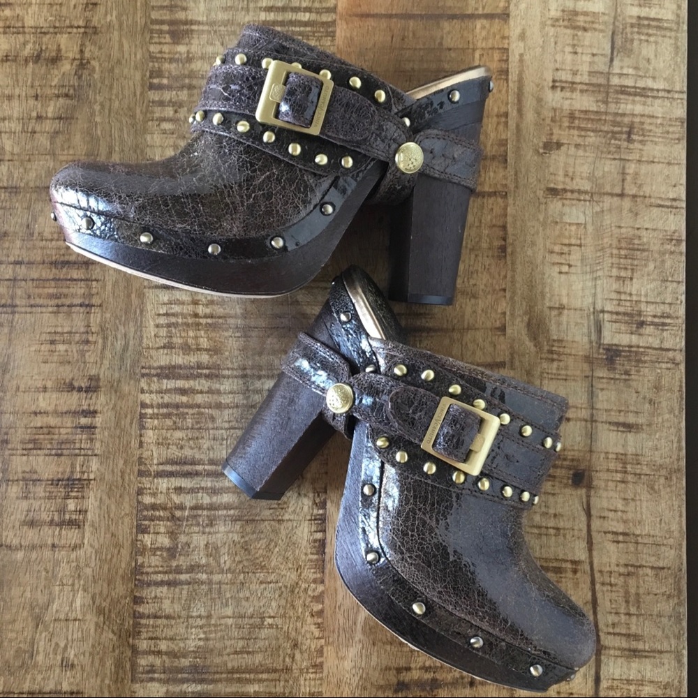 COPY - NWOT Vince Camuto Distressed Brown Clogs 9.5
